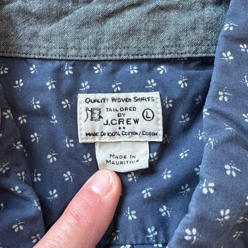 J. CREW 100% Cotton Button up collared shirt, size Large, Blue & White - Picture 3 of 6